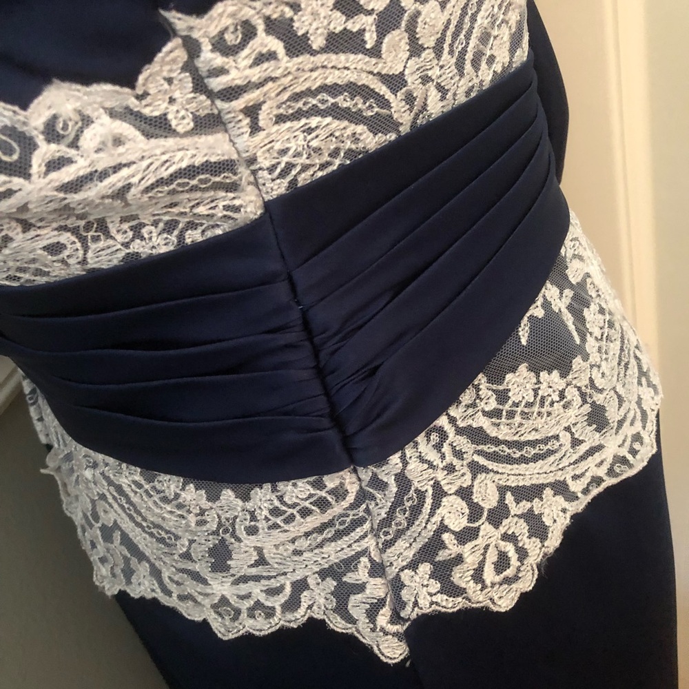 🔴🌹STRAPLESS•NAVY•FORMAL•GOWN🌟 - Picture 4 of 8